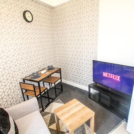 Cozy And Charming - 1 Bedroom Apartment - Free Parking, Transit Links, Close To Stadiums Манчестер Экстерьер фото